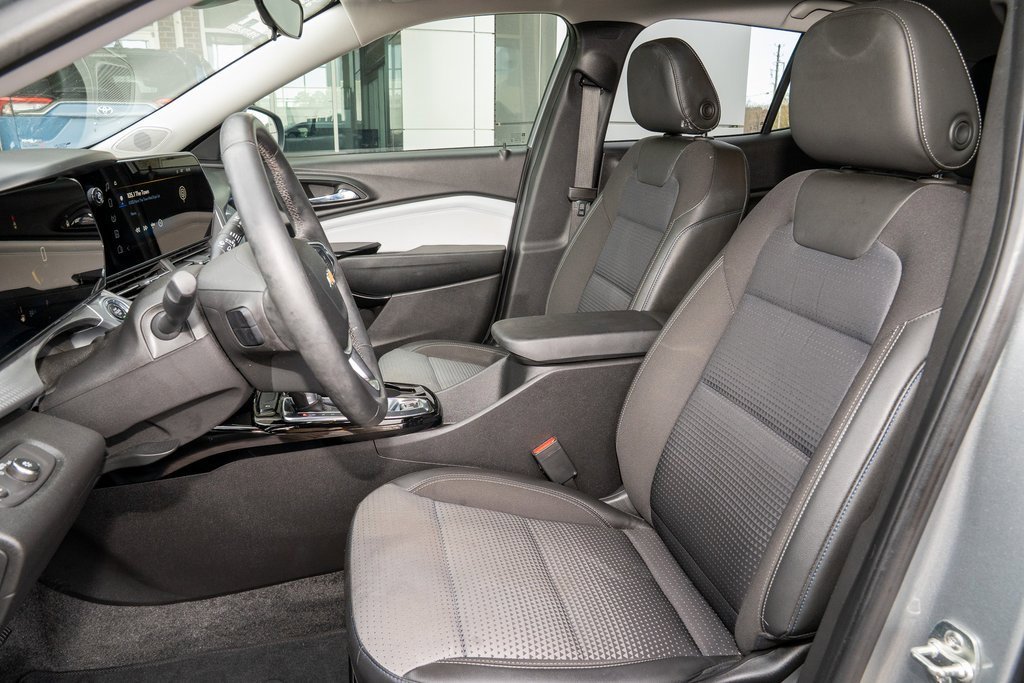 Used 2024 Chevrolet Trax LT w/ Driver Confidence Package image 14