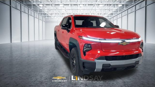 Certified 2025 Chevrolet Silverado EV LT AWD/4WD image 4