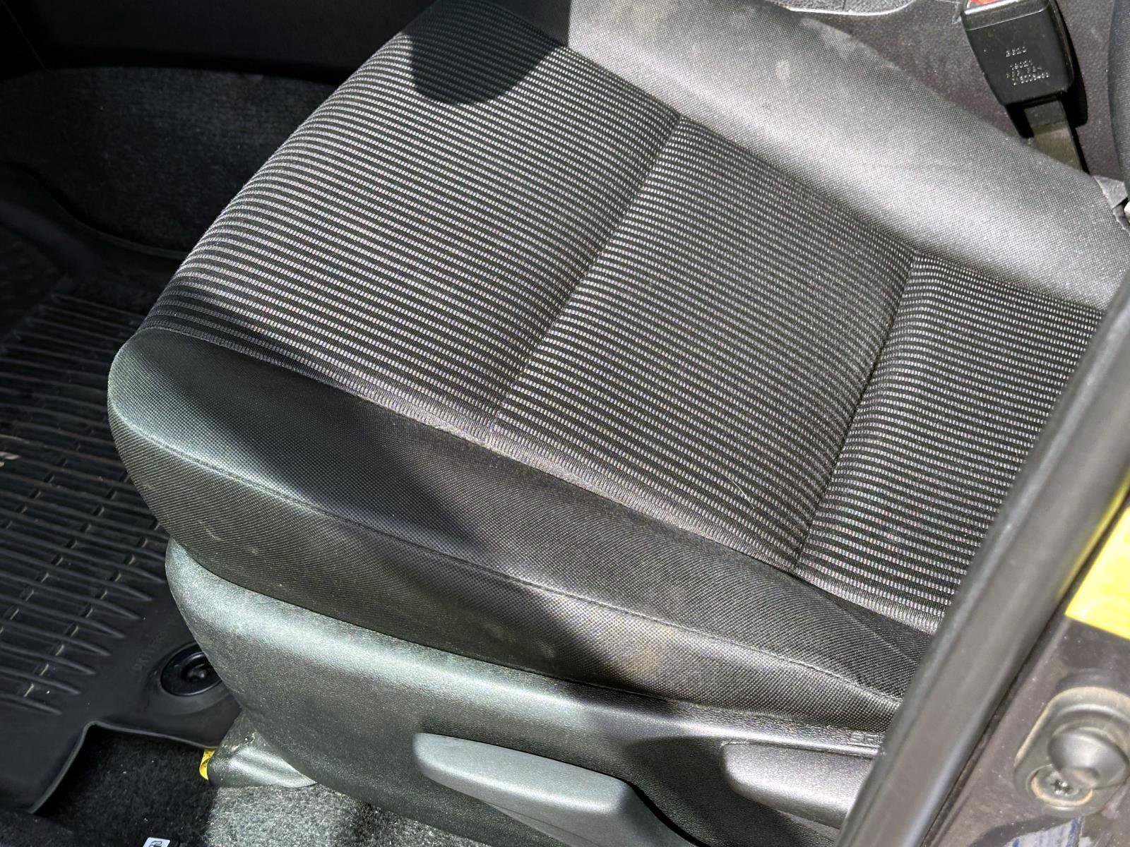 Used 2018 Toyota RAV4 LE image 17