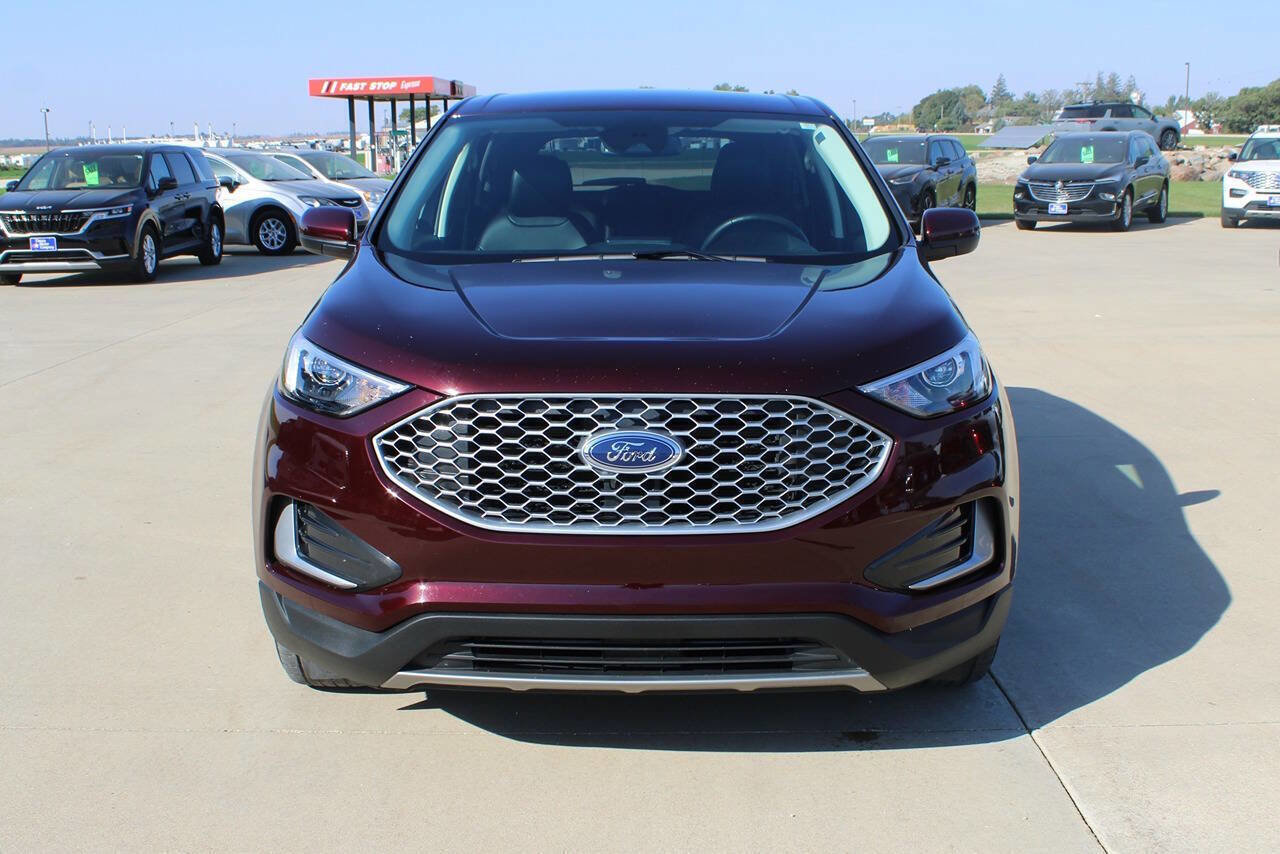 Used 2024 Ford Edge SEL image 2