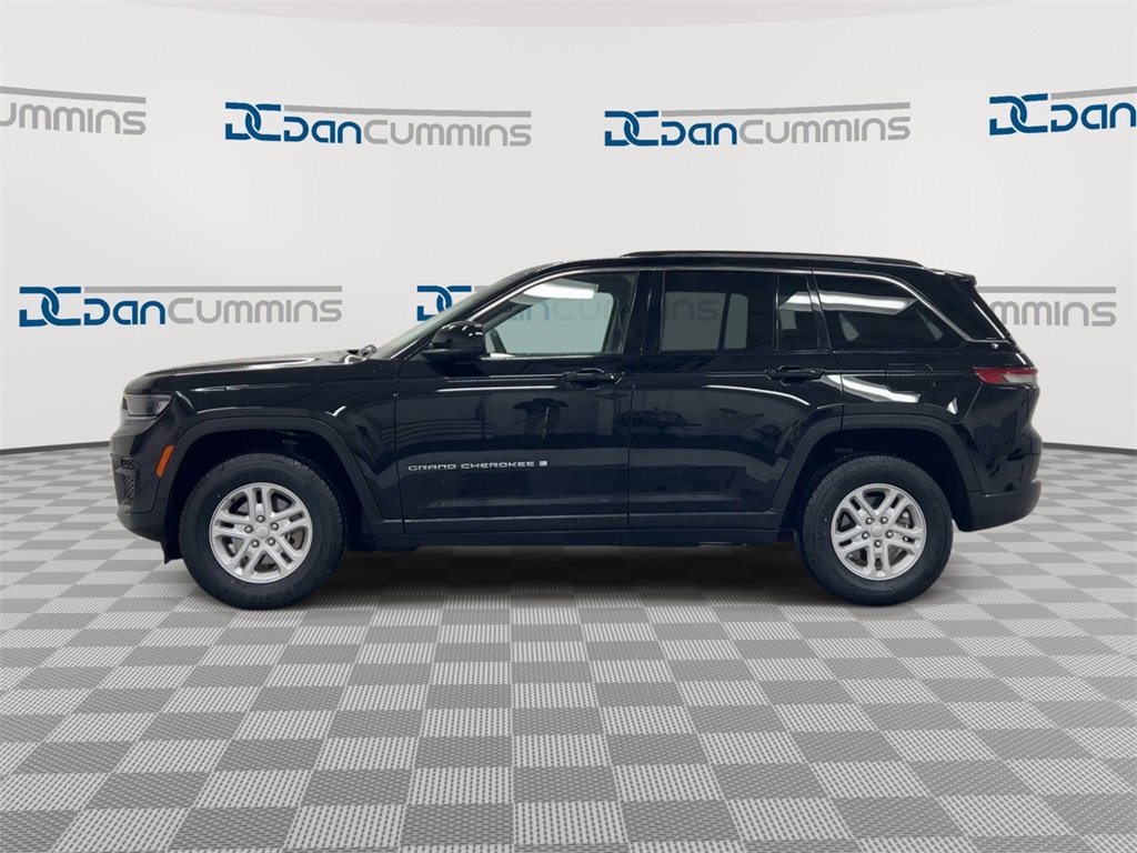 Used 2023 Jeep Grand Cherokee Laredo image 5