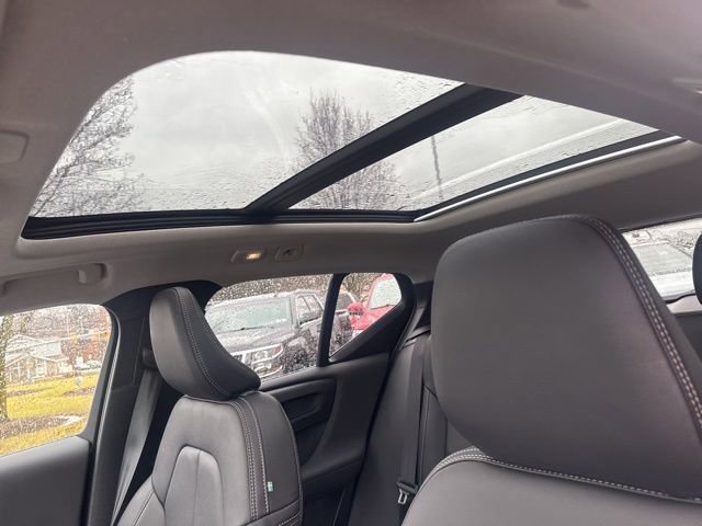 Used 2026 Volvo XC40 B5 Core w/ Climate Package image 11