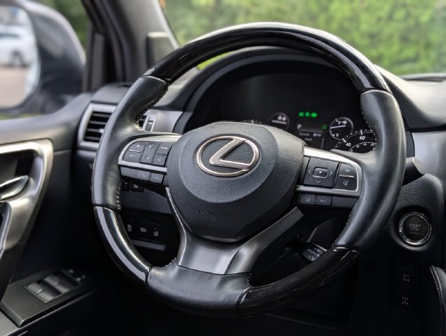 Used 2023 Lexus GX 460 Luxury w/ Sport Design Package AWD/4WD image 14