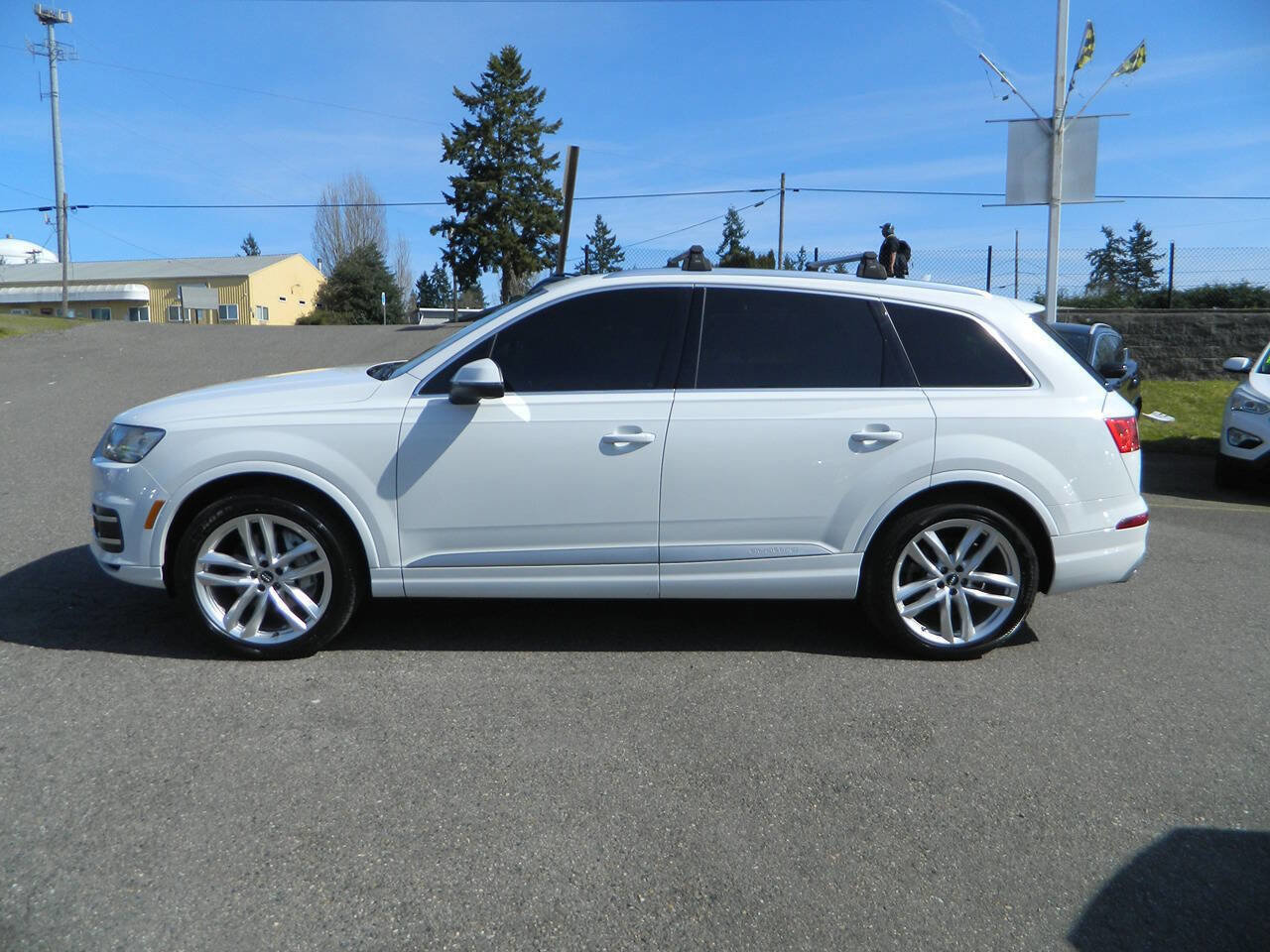 Used 2017 Audi Q7 3.0T Prestige AWD/4WD image 5