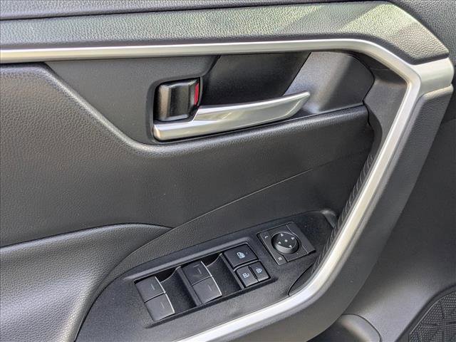 Used 2022 Toyota RAV4 XLE w/ Convenience Package image 10