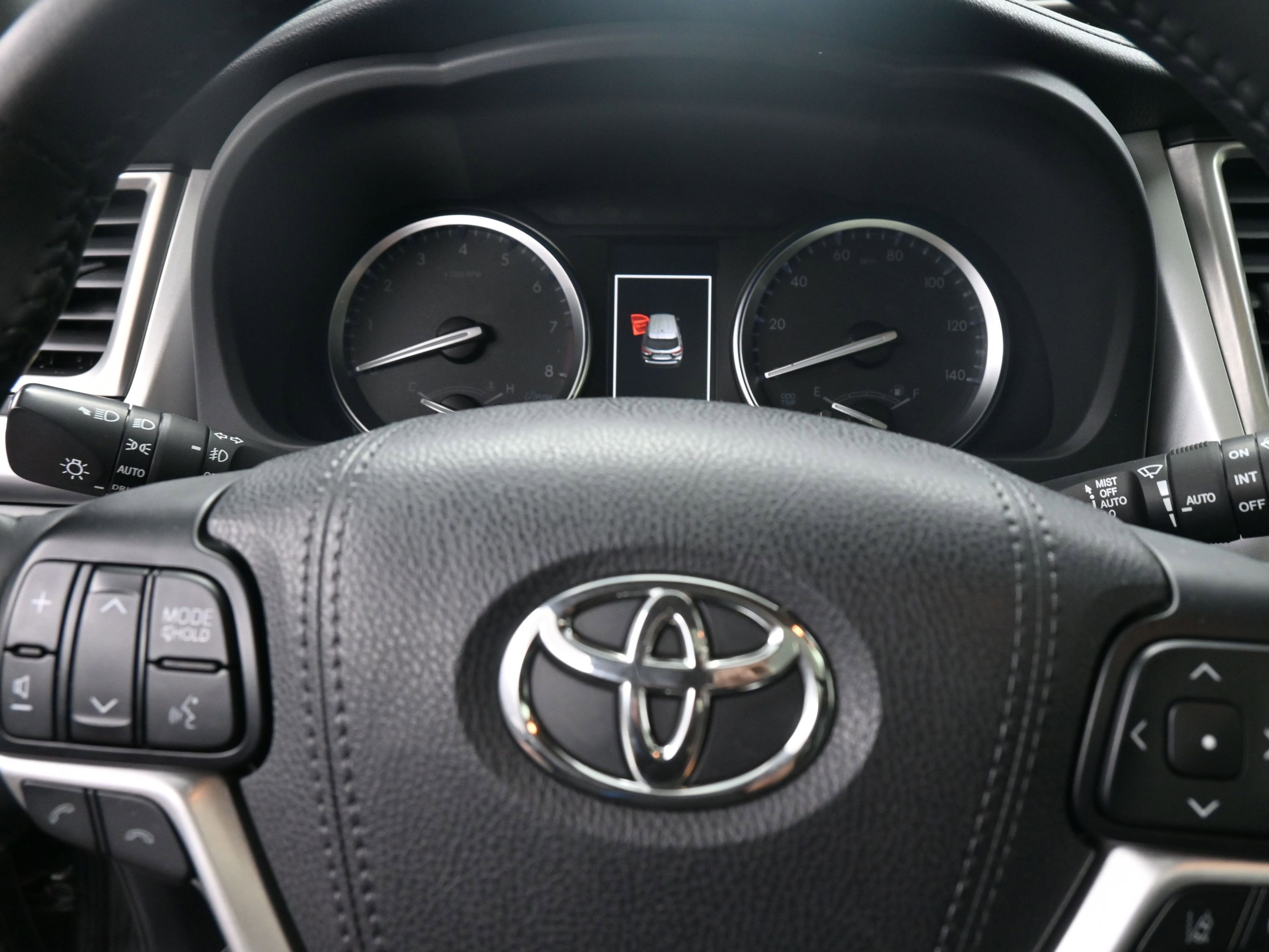 Used 2018 Toyota Highlander Limited Platinum w/ Protection Package #3 image 17