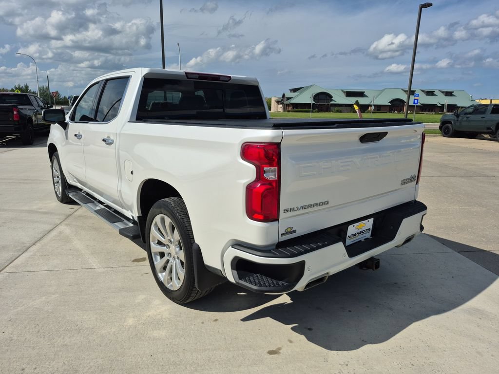 Used 2019 Chevrolet Silverado 1500 High Country w/ Technology Package AWD/4WD image 3