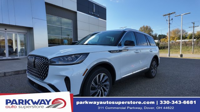 New 2027 Lincoln Aviator AWD image 3