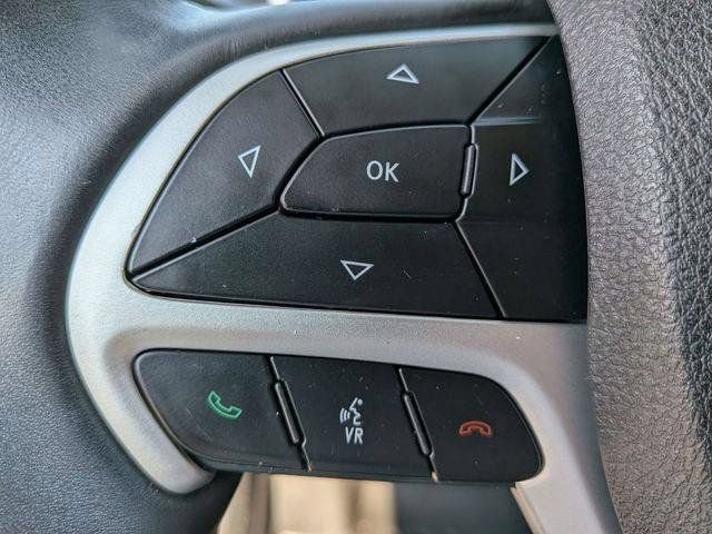 Used 2018 Jeep Cherokee Overland AWD/4WD image 18