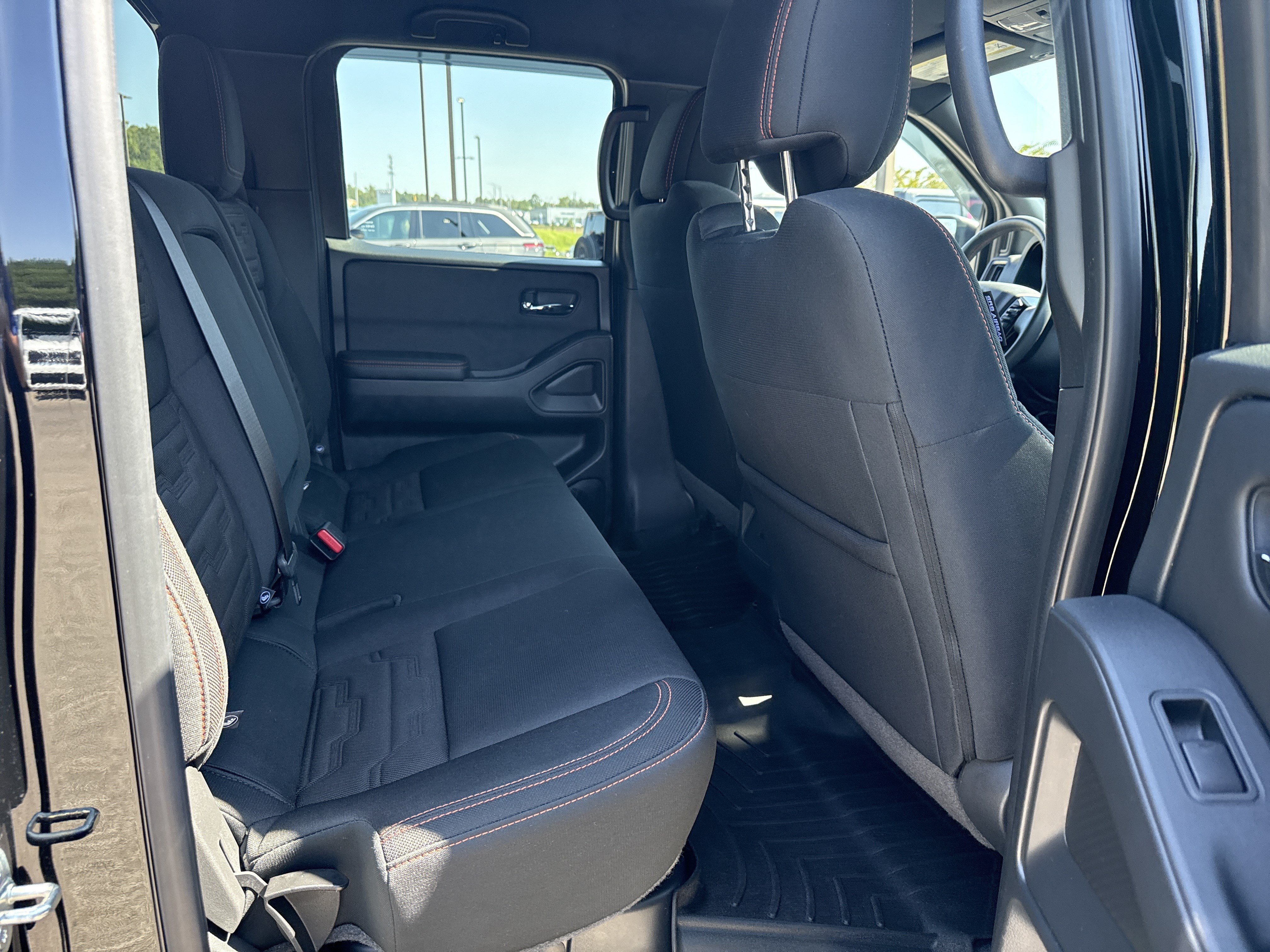 Used 2025 Nissan Frontier PRO-4X AWD/4WD image 15