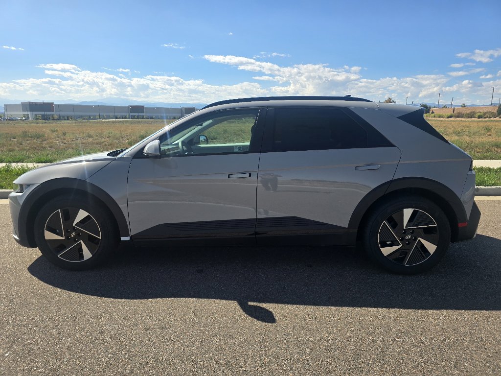 New 2025 Hyundai Ioniq 5 SEL image 2