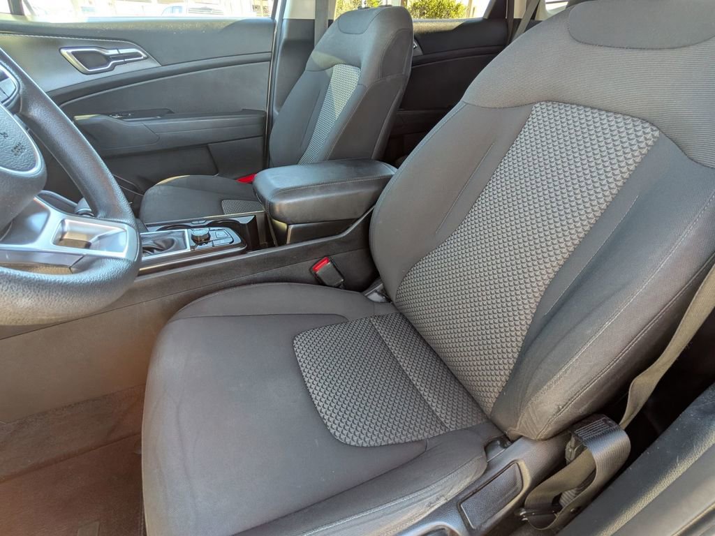 Used 2023 Kia Sportage LX image 14