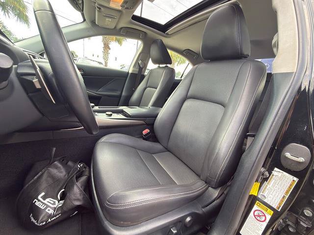 Used 2016 Lexus IS 200t RWD image 11