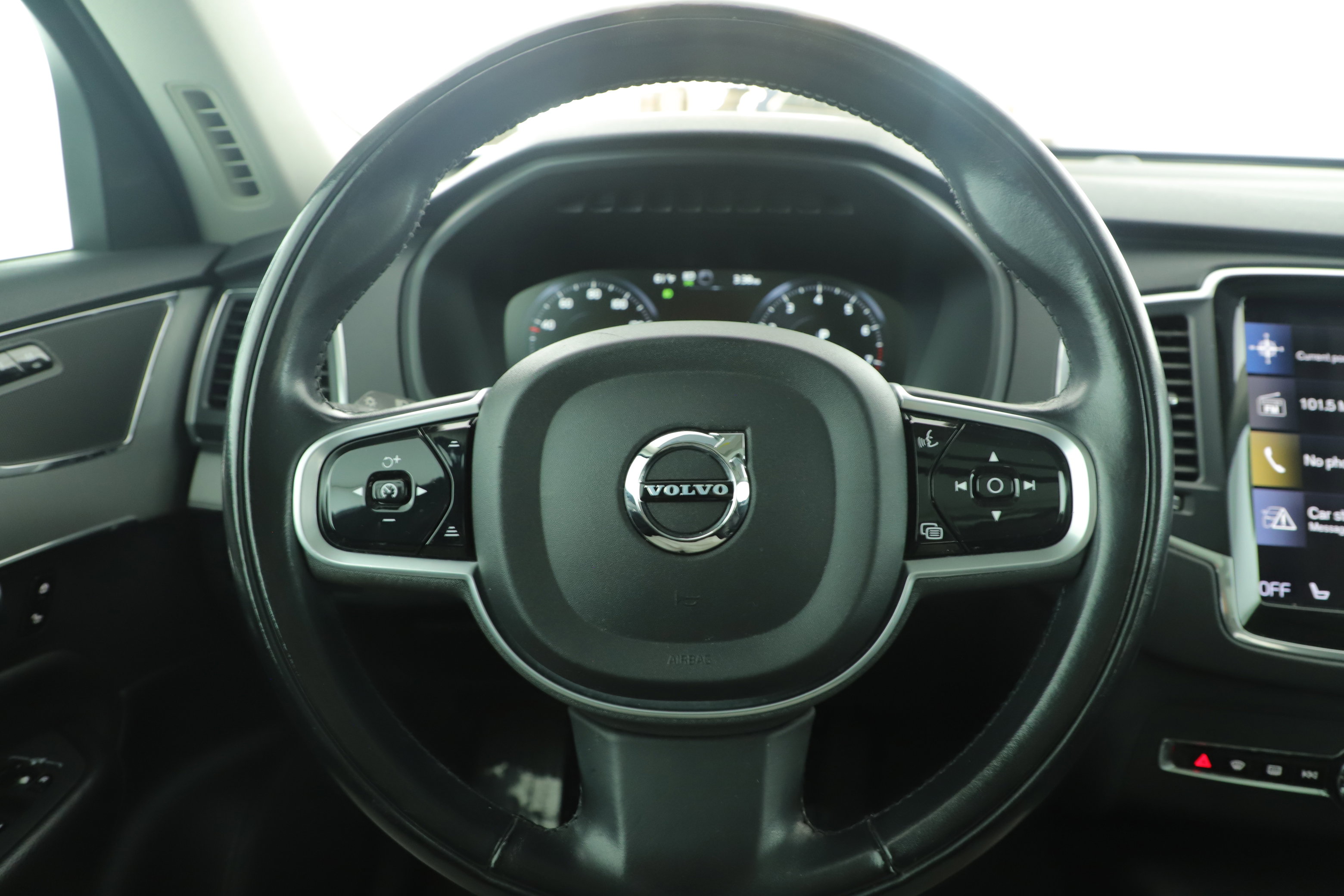 Used 2022 Volvo XC90 T5 Momentum w/ Climate Package image 18