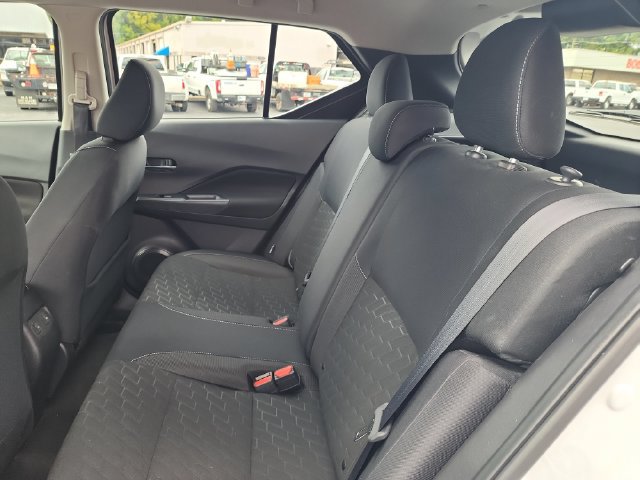 Used 2023 Nissan Kicks SV FWD image 17