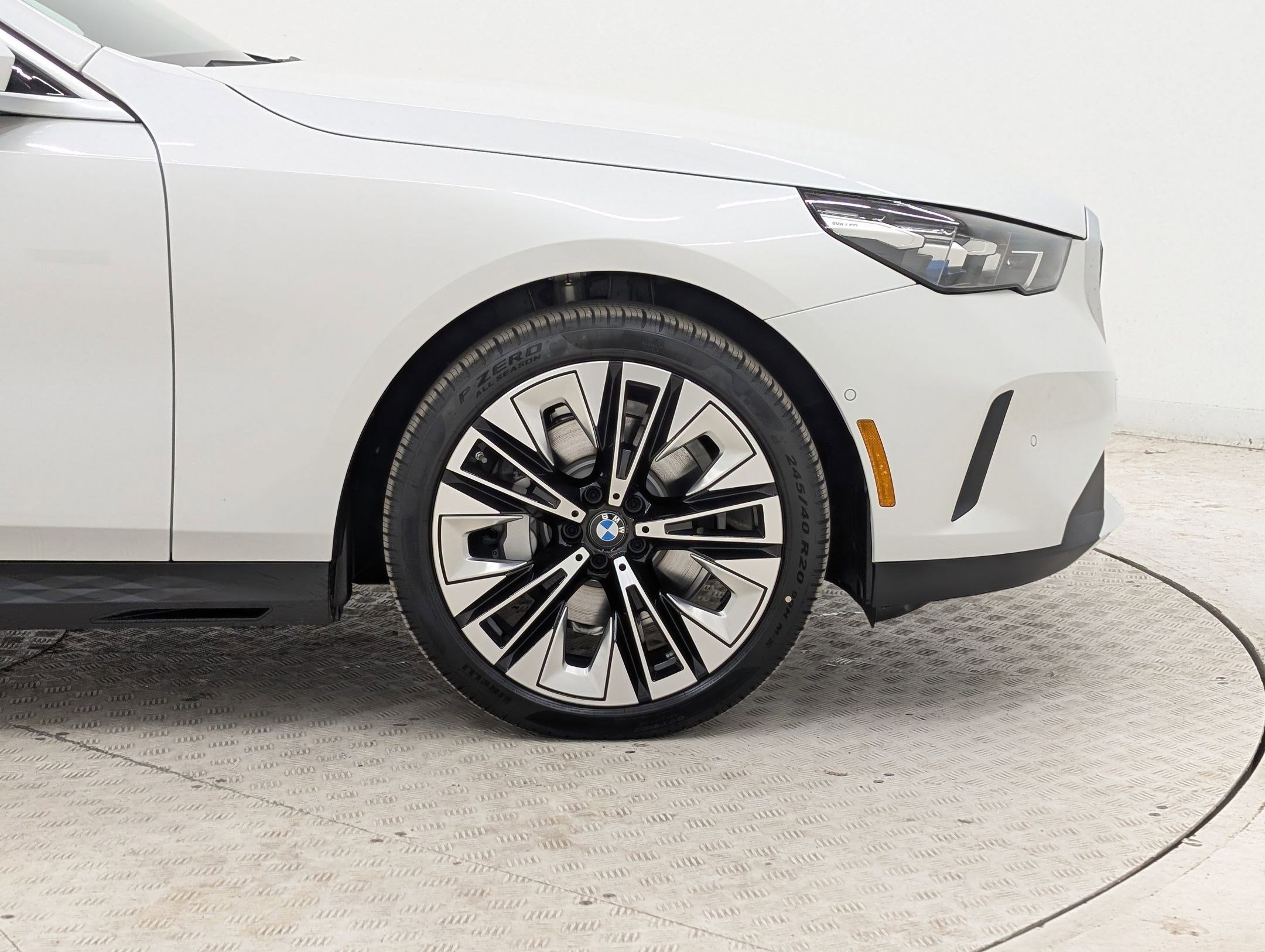 New 2026 BMW 530i RWD image 12