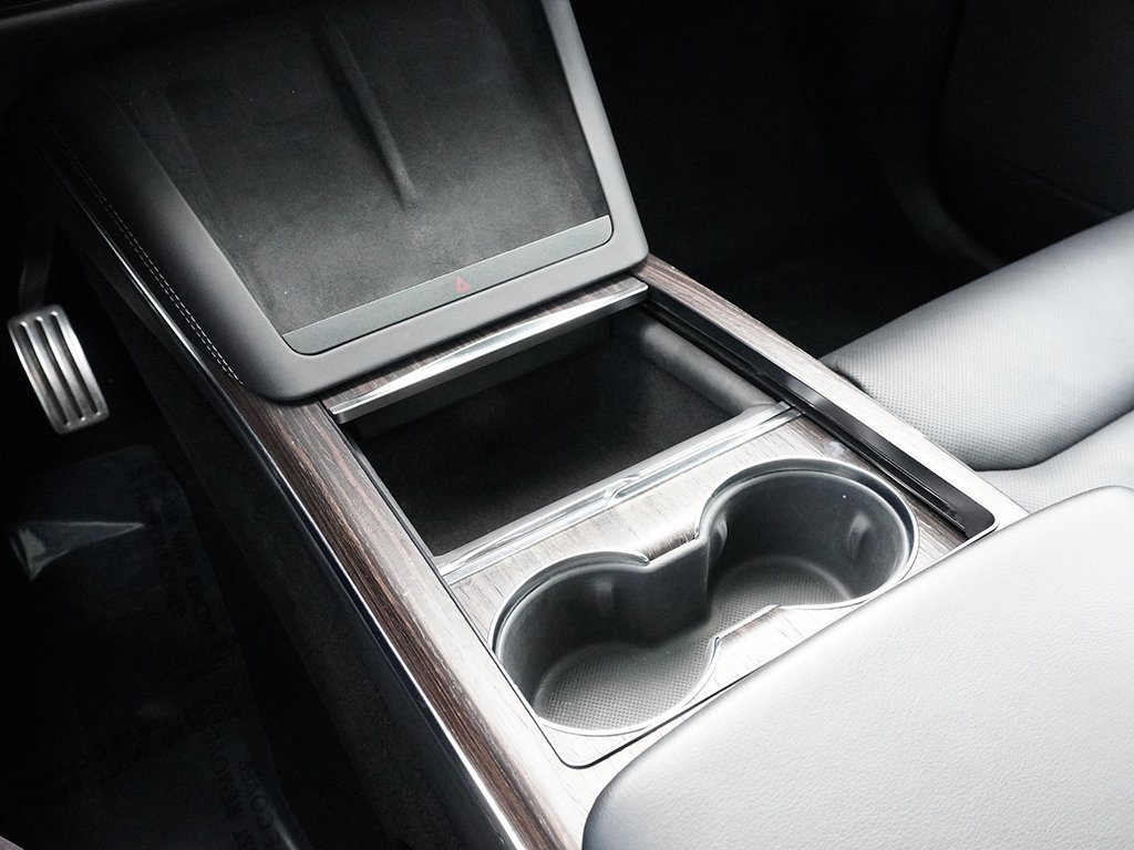 Used 2022 Tesla Model X image 57