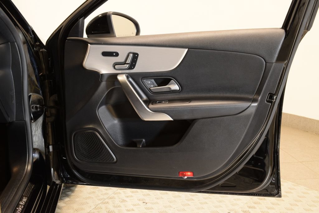 Used 2021 Mercedes-Benz A 220 4MATIC w/ Premium Package image 34