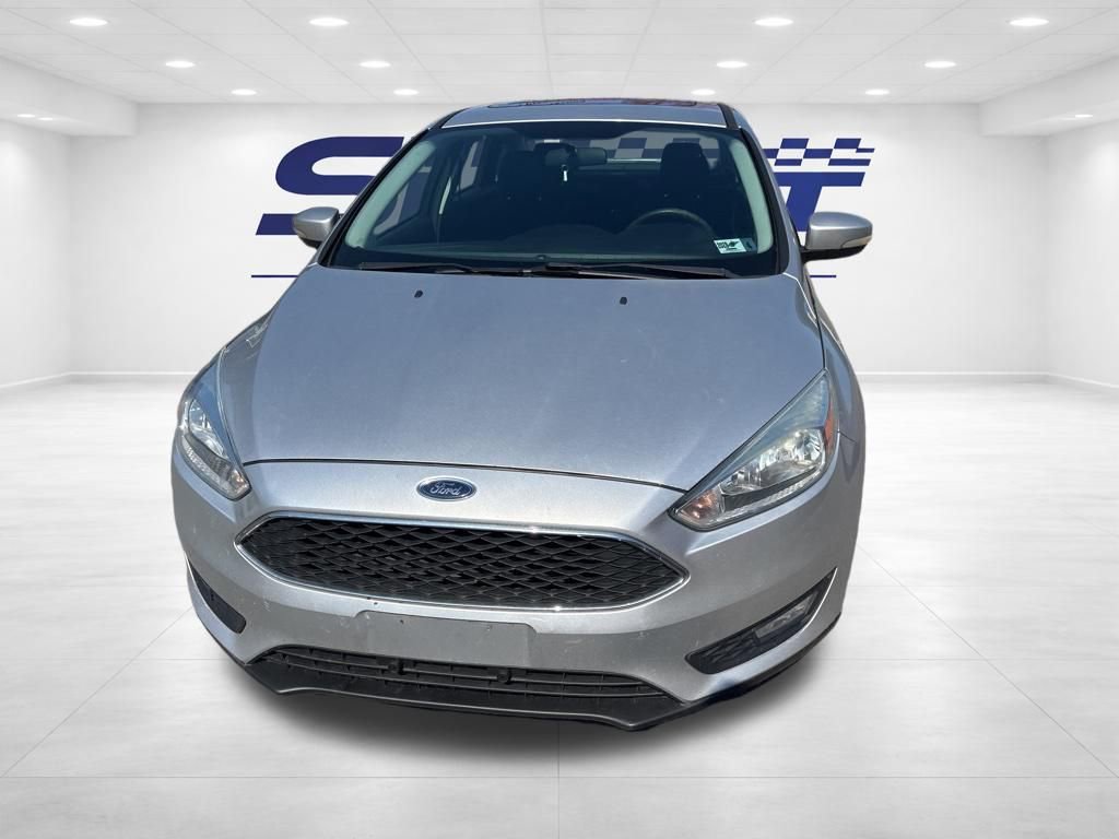 Used 2015 Ford Focus SE w/ SE Sport Package image 3