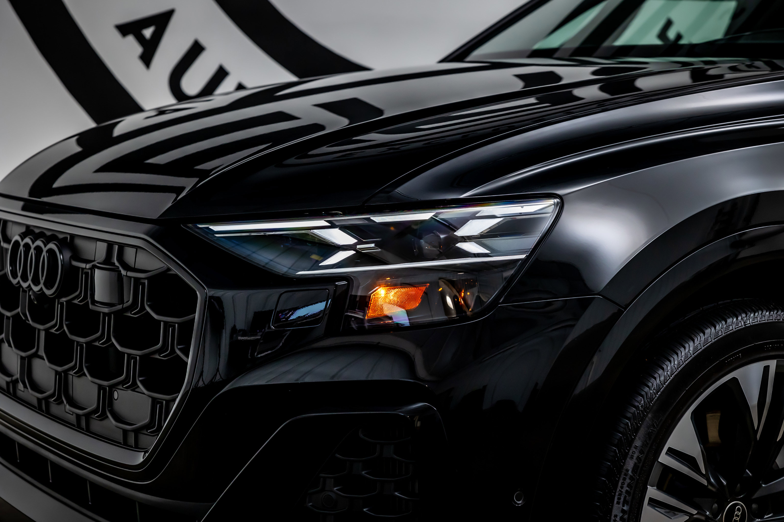 Used 2025 Audi Q8 Prestige image 14