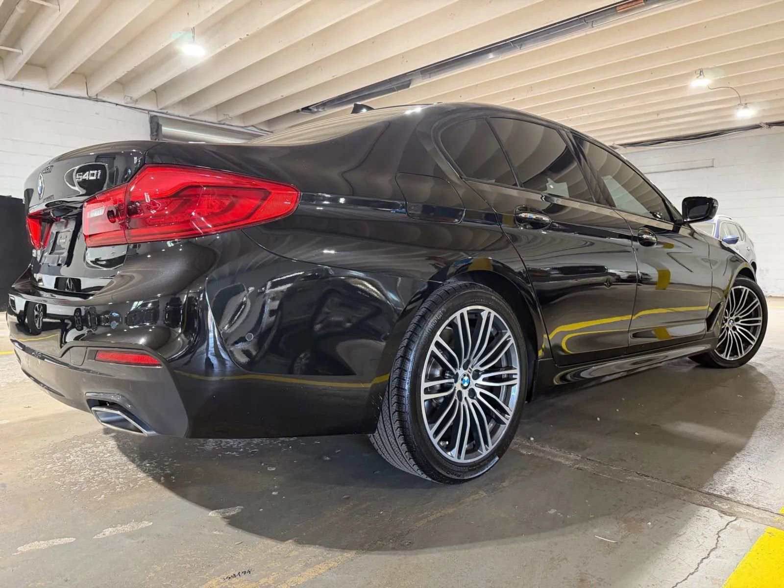 Used 2018 BMW 540i xDrive AWD/4WD image 4