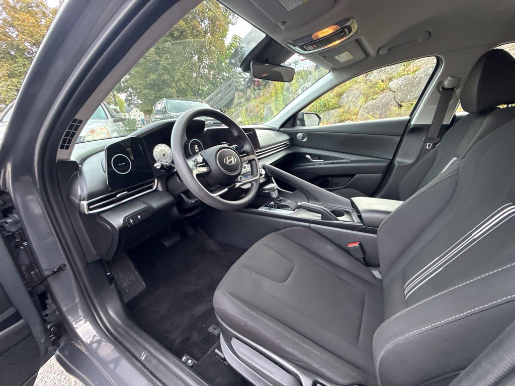 Used 2024 Hyundai Elantra SEL FWD image 16