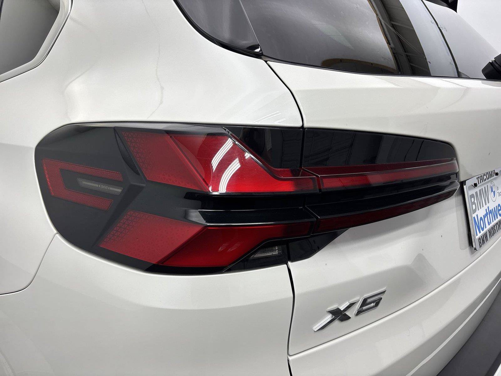 Used 2024 BMW X5 xDrive50e w/ Premium Package AWD/4WD image 19