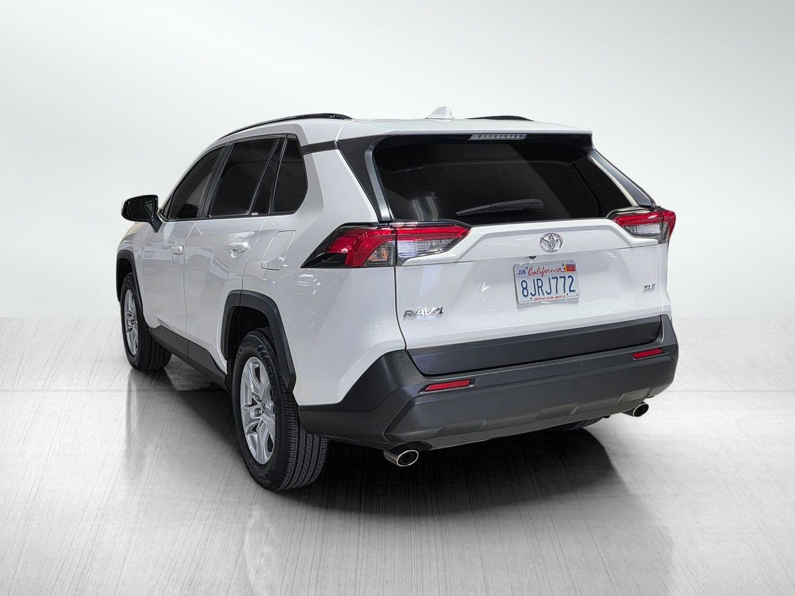 Used 2019 Toyota RAV4 XLE FWD image 5