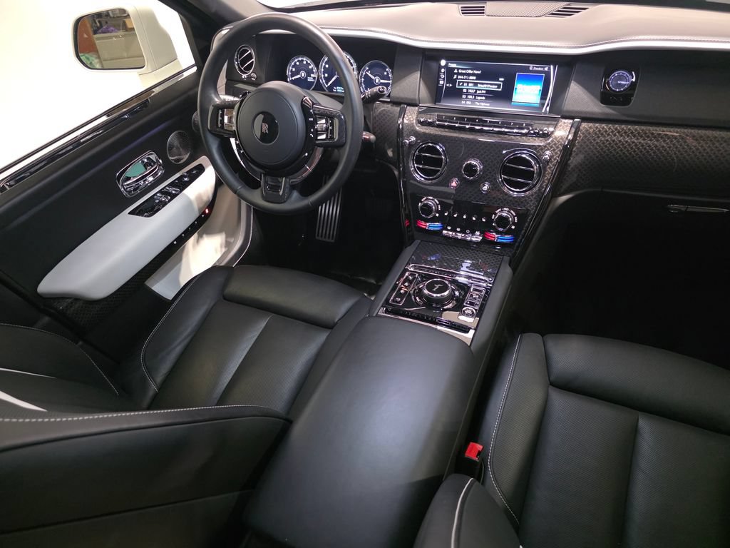Used 2023 Rolls-Royce Cullinan Black Badge w/ Driver's Package AWD/4WD image 16