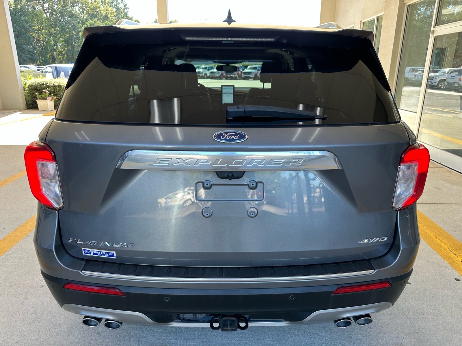 Used 2021 Ford Explorer Platinum w/ Equipment Group 601A AWD/4WD image 12