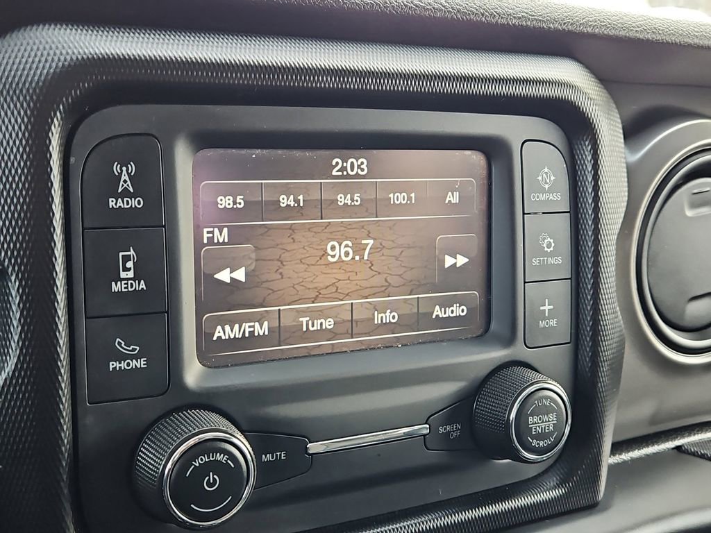 Used 2021 Jeep Gladiator Sport image 25