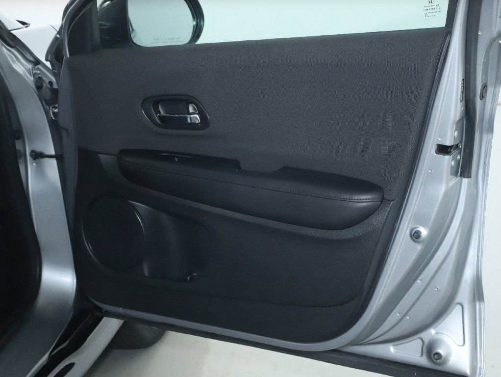 Used 2019 Honda HR-V Sport image 32