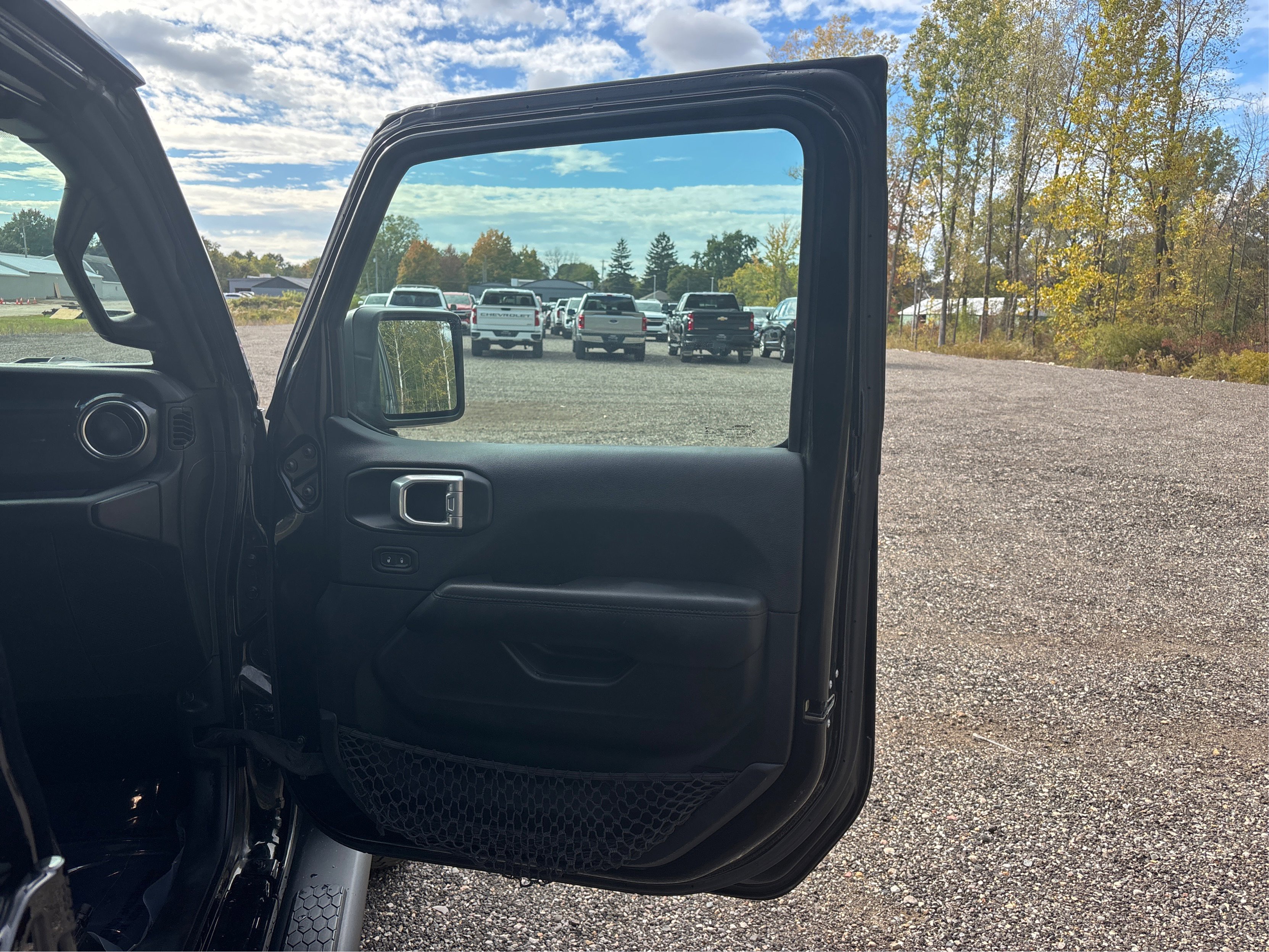 Used 2021 Jeep Wrangler Unlimited Sahara image 25