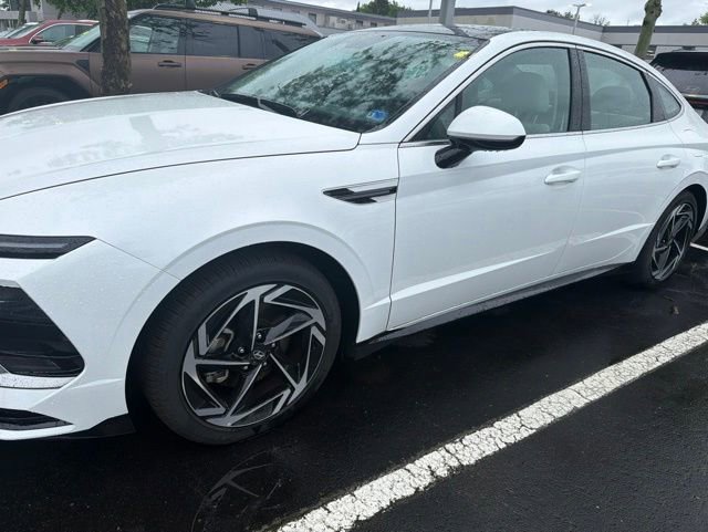 Used 2025 Hyundai Sonata SEL FWD image 8