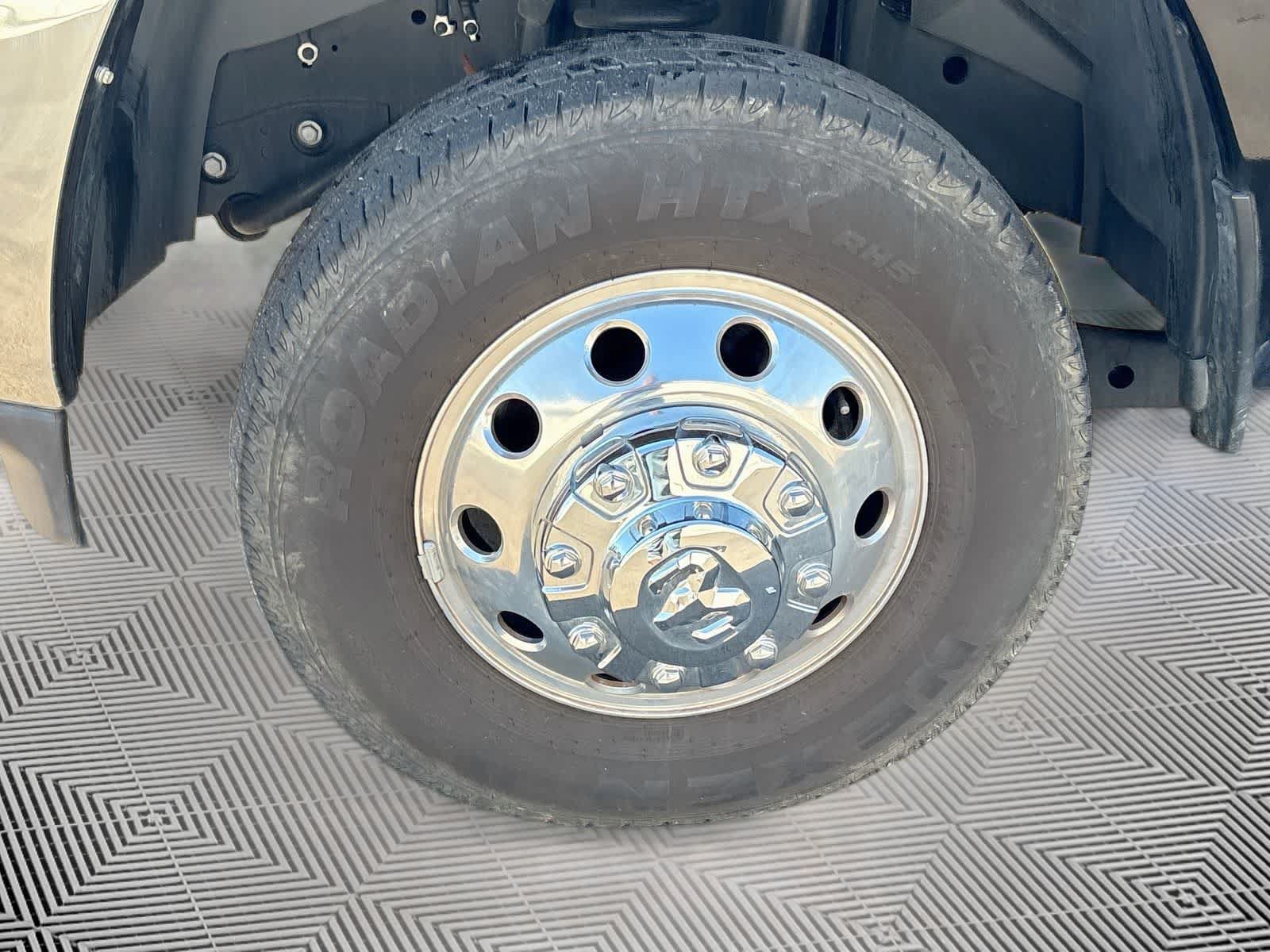 Used 2025 RAM 3500 Big Horn AWD/4WD image 30