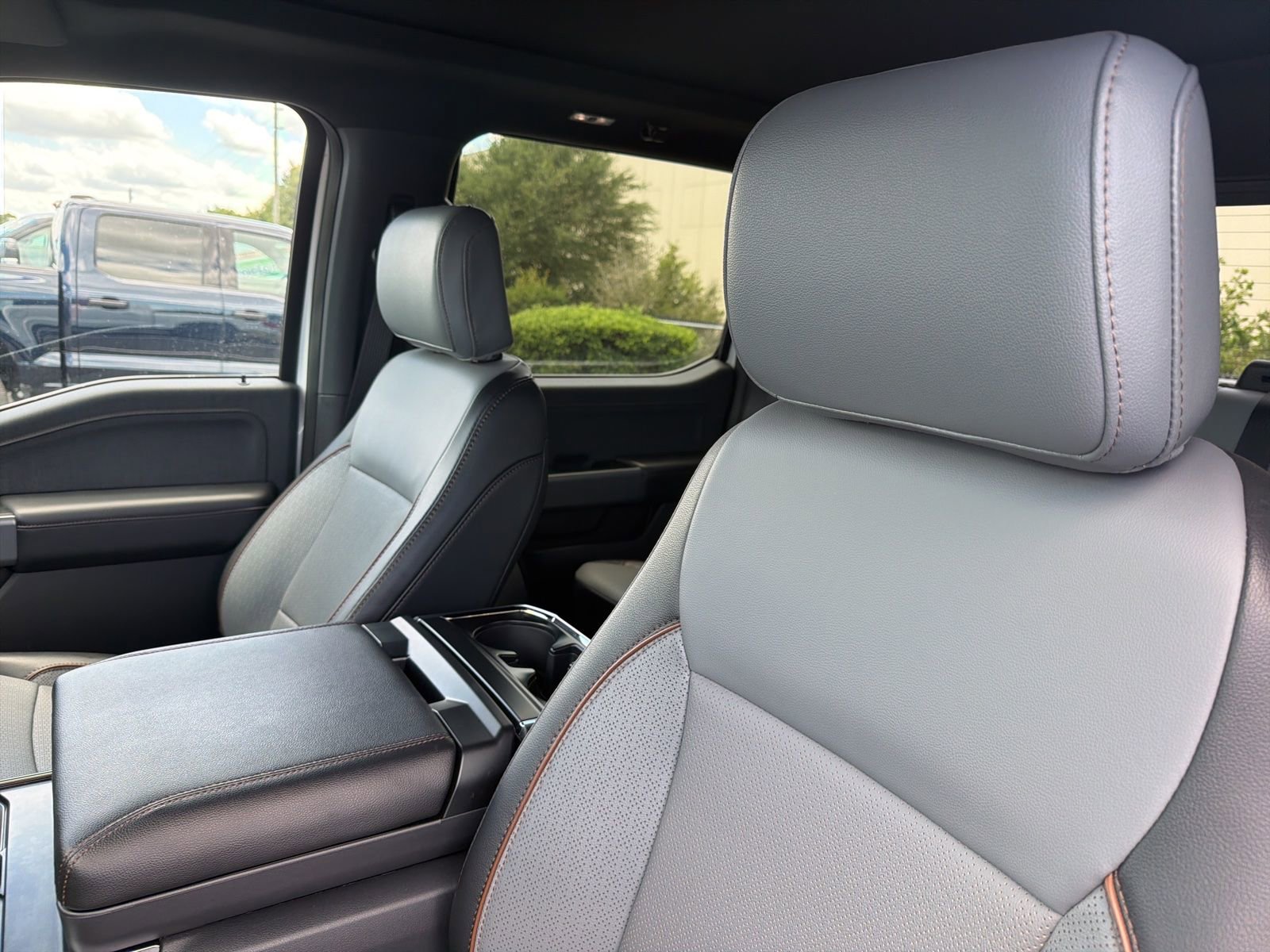 Used 2024 Ford F150 Lightning Lariat AWD/4WD image 24