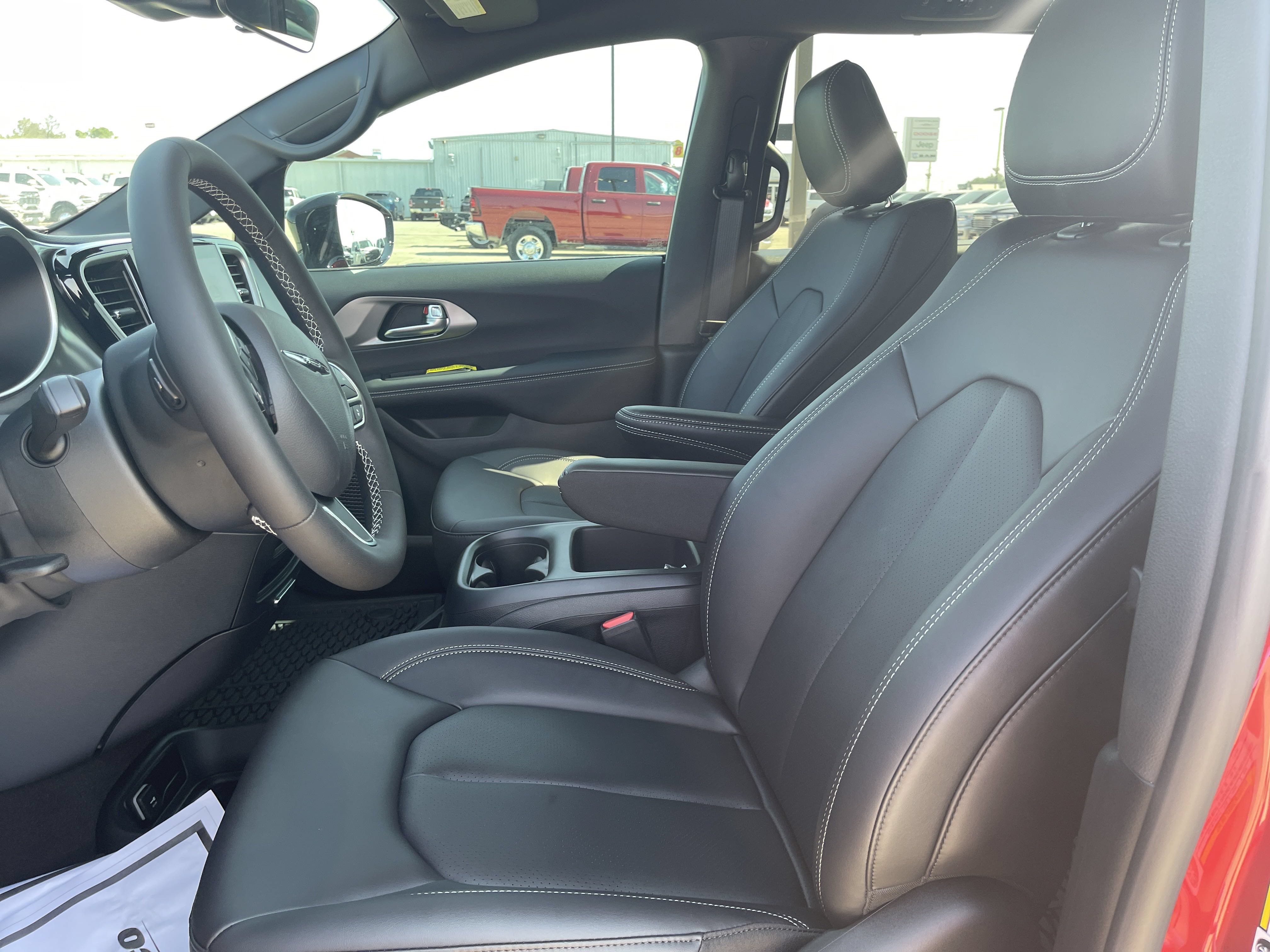 New 2026 Chrysler Voyager LX FWD image 37