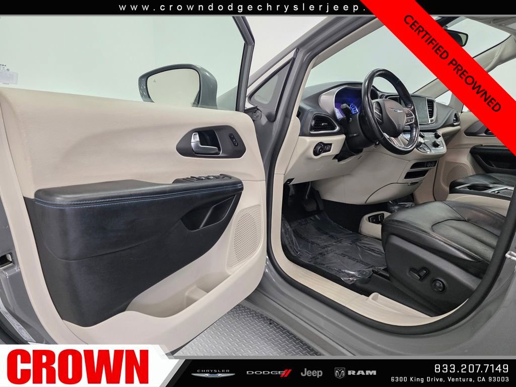 Certified 2021 Chrysler Pacifica Touring-L image 25