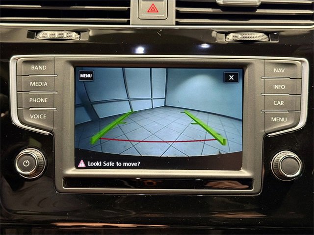 Used 2017 Volkswagen Golf 4-Door image 13