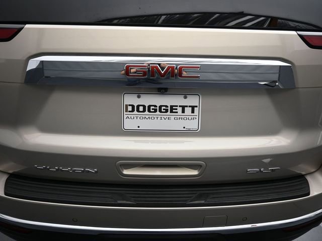 Used 2022 GMC Yukon SLT w/ SLT Premium Package image 12