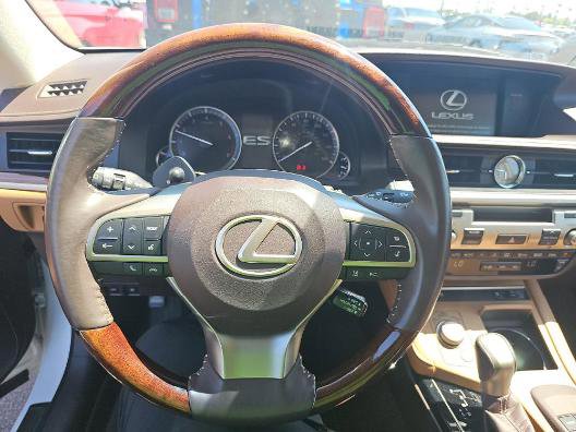 Used 2018 Lexus ES 350 w/ Premier Package image 6