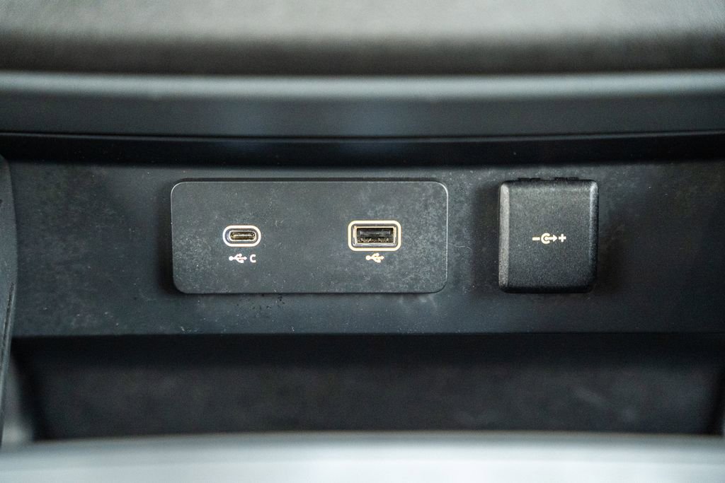 Used 2022 Land Rover Defender 110 X-Dynamic HSE AWD/4WD image 28