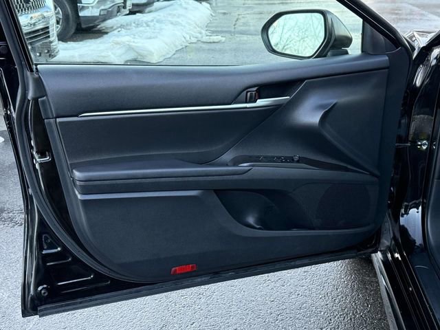 Used 2024 Toyota Camry SE w/ Convenience Package image 8