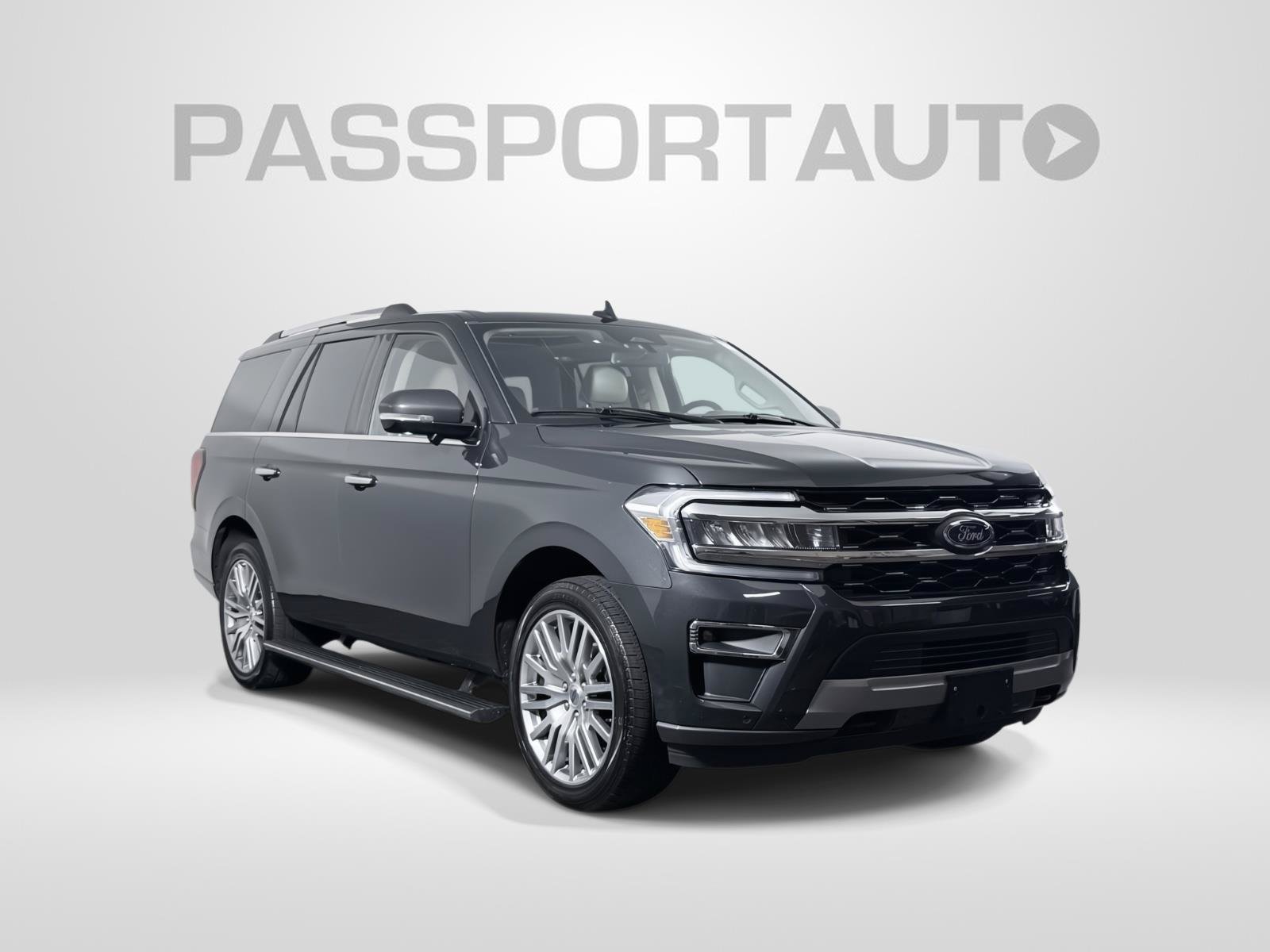 Used 2023 Ford Expedition Limited AWD/4WD image 3