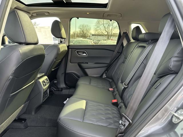 New 2026 Nissan Rogue Platinum w/ Platinum Premium Package image 13