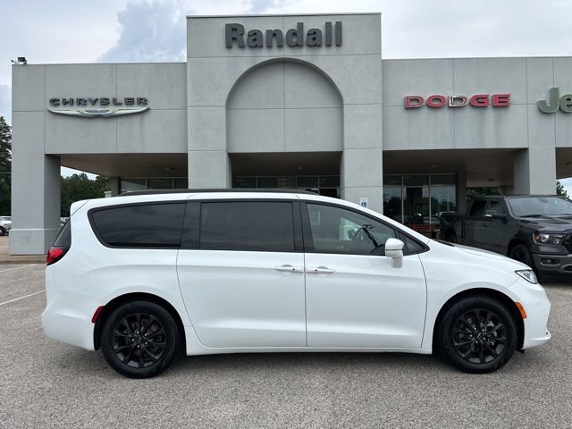 Used 2021 Chrysler Pacifica Touring-L w/ S Appearance Package FWD image 8