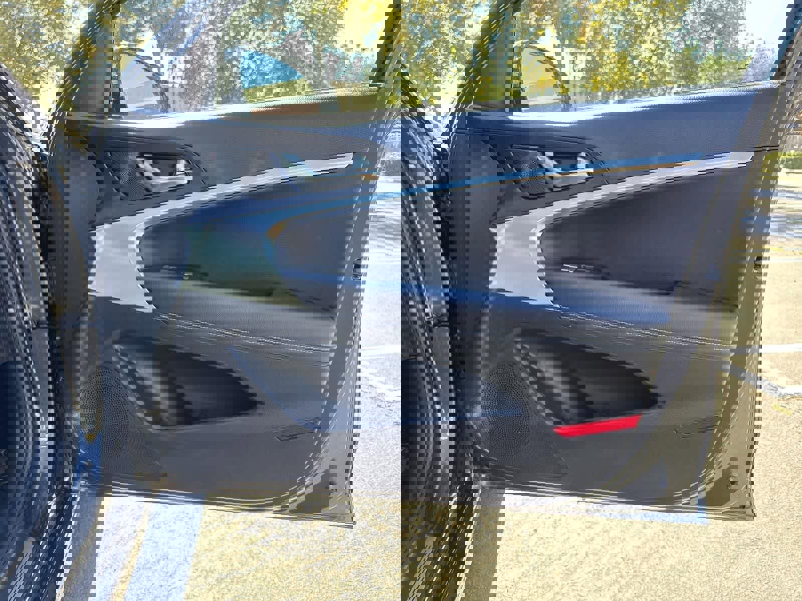 Used 2023 Genesis G70 2.0T image 37