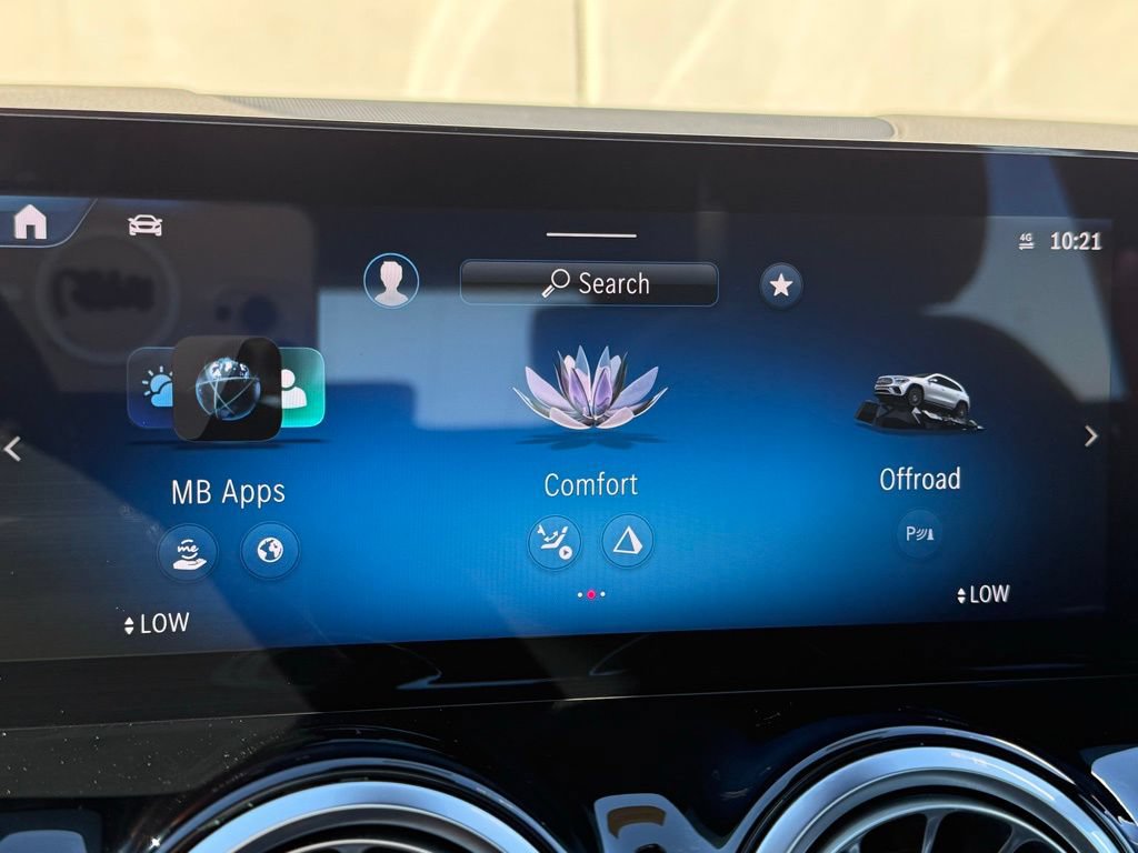 Used 2025 Mercedes-Benz GLA 35 AMG 4MATIC image 22