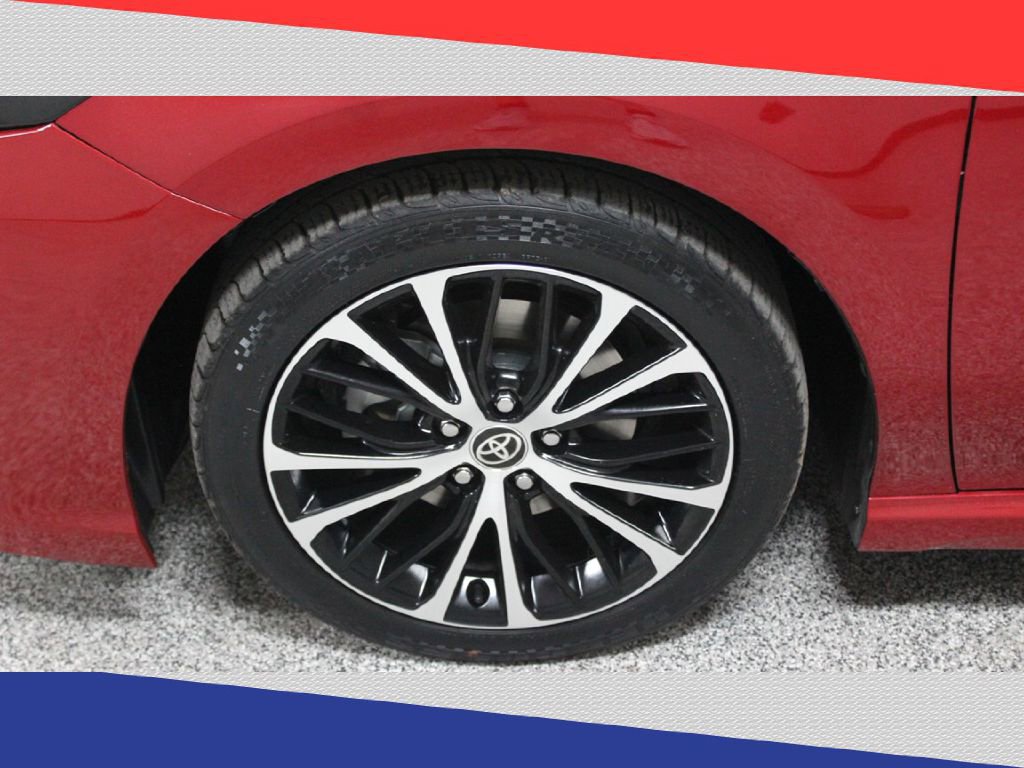 Used 2020 Toyota Camry SE w/ Carpet Mat Package image 37