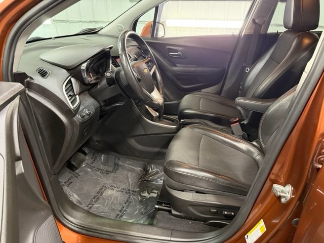 Used 2019 Chevrolet Trax LT w/ LT Convenience Package AWD/4WD image 11